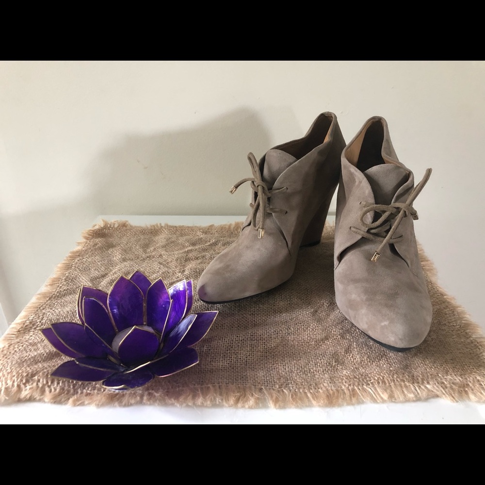 Isaac Mizarahi Nude Wedges